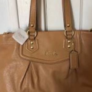 Coach Shoulder Bag C1320-F19247
